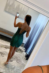 Hunter Green Sheath V-Neck Beaded Satin Mini Party Dresses with Appliques